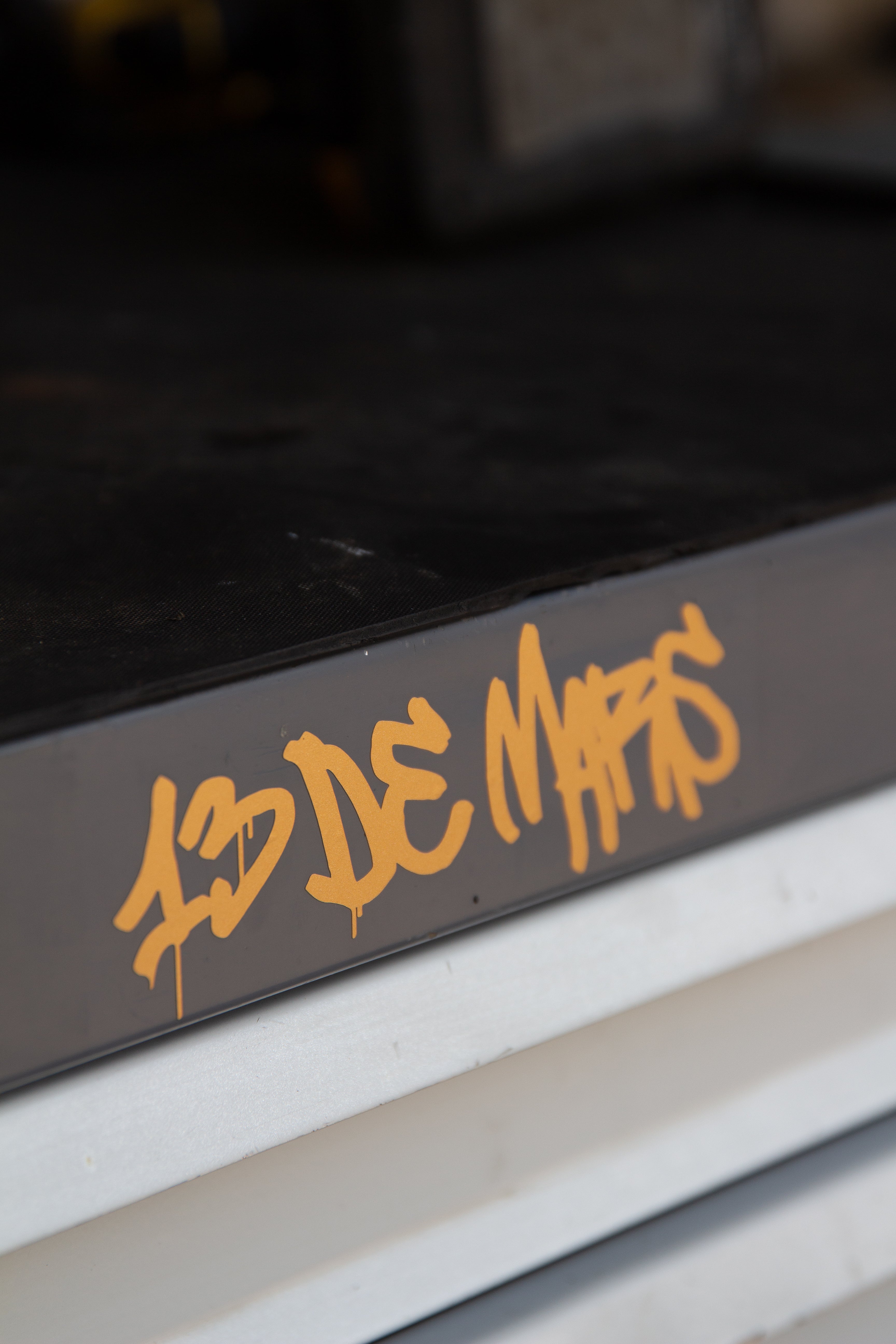 Grand tag horizontal